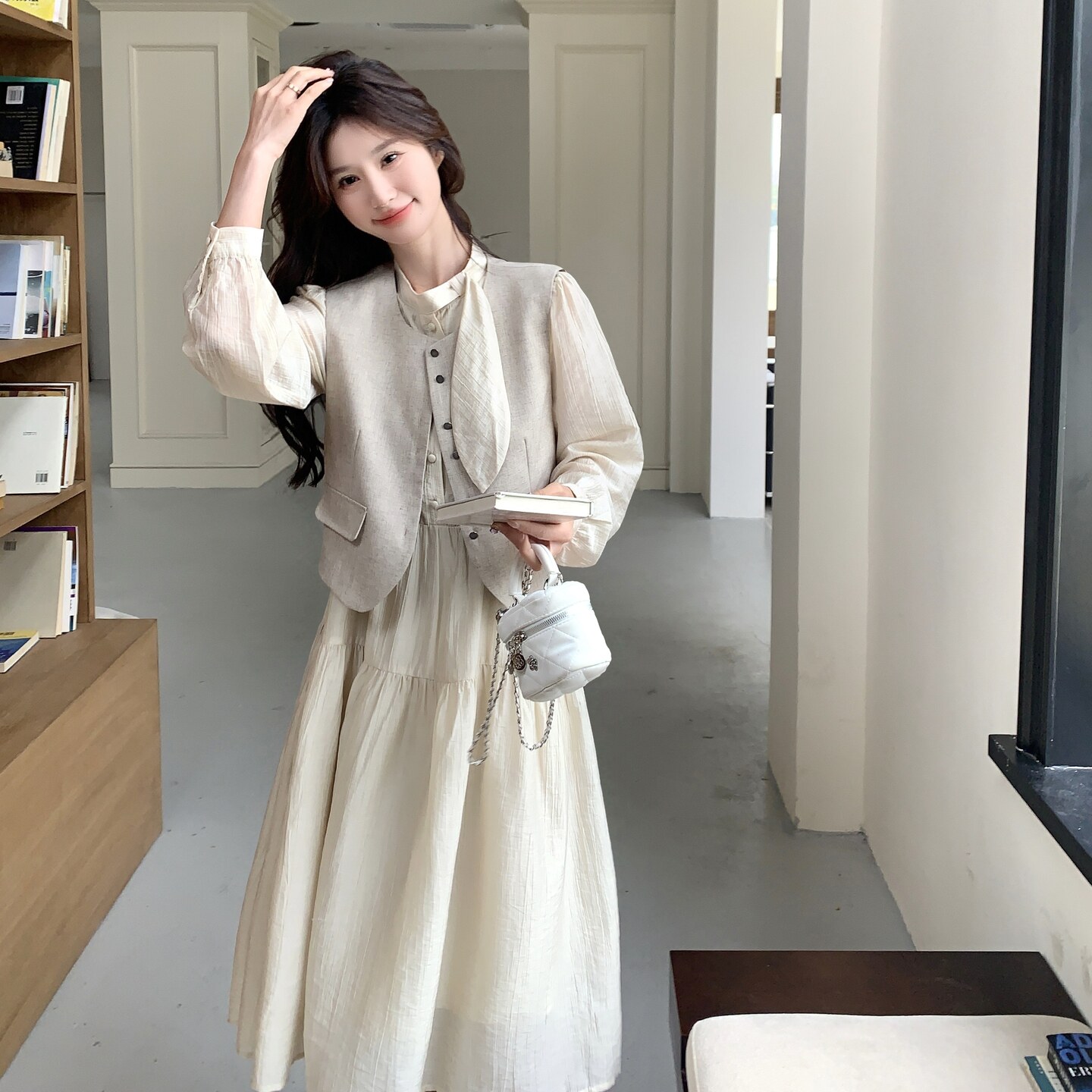 新款连衣裙+马甲套装